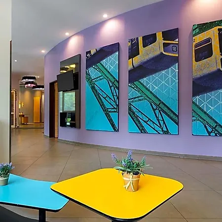 City-sued Hotel